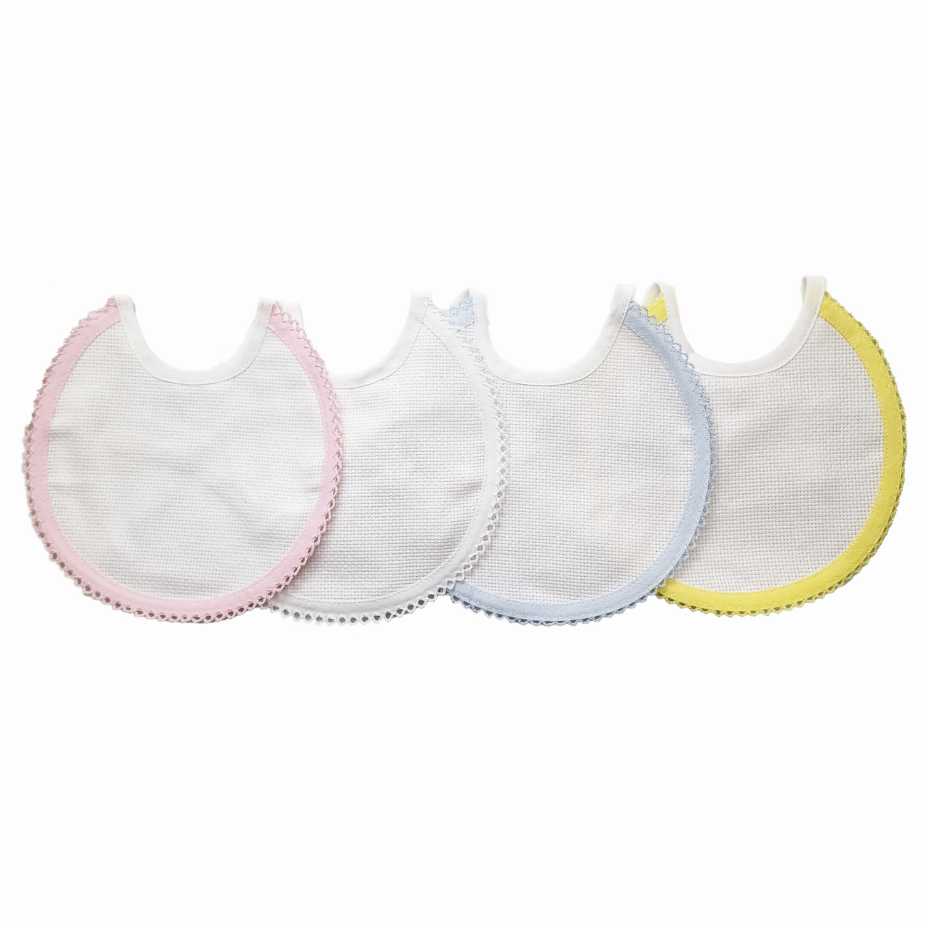 Bavaglino in tela ida con sbieco e pizzo